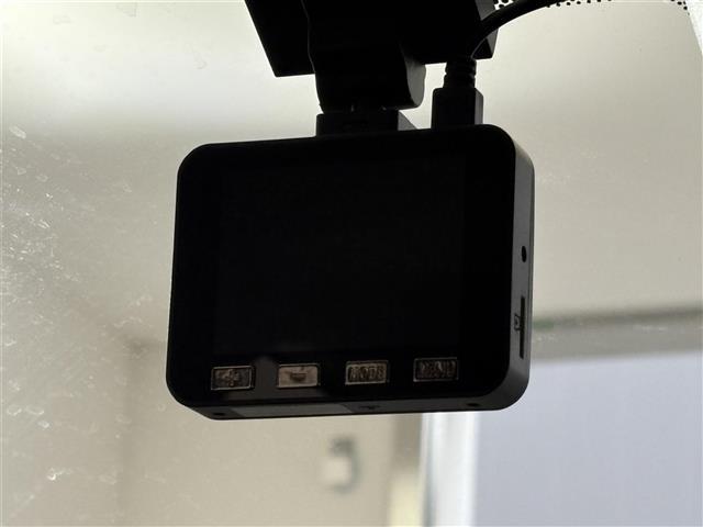 アクア Ｇ　Ｇ’ｓ　禁煙車／純正ナビ／バックカメラ／クルーズコントロール／ＥＴＣ／ハーフレザーシート／ステアリングスイッチ／ＬＥＤヘッドライト／オートライト／オートハイビーム／ドライブレコーダー／スペアキー（8枚目）