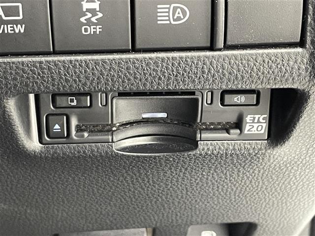 ハリアーハイブリッド Ｚ　レザーパッケージ　禁煙車／１２．３インチナビ／ＪＢＬプレミアムサウンド／パノラミックビューモニター／ＥＴＣ２．０／セーフティセンス／ブラインドスポットモニター／パーキングサポートブレーキ／パワーバックドア／ＬＥＤライト（6枚目）