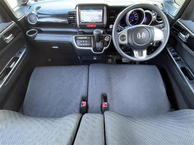 N-BOXカスタム G・Aパッケージ 禁煙車/社外メモリーナビ/バックカメラ/片側パワースライドドア/衝突被害軽減システム/プッシュスタート/スマートキー/ステアリングリモコン/横滑り防止装置/オートライト/フロアマット(2枚目)