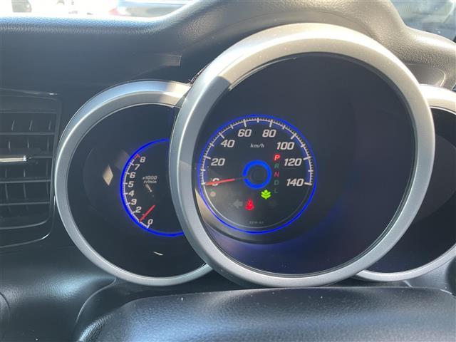 N-BOXカスタム G・Aパッケージ 禁煙車/社外メモリーナビ/バックカメラ/片側パワースライドドア/衝突被害軽減システム/プッシュスタート/スマートキー/ステアリングリモコン/横滑り防止装置/オートライト/フロアマット(6枚目)