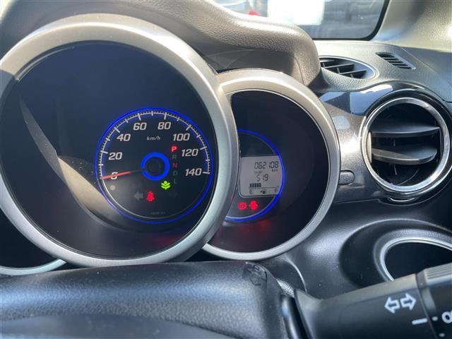 N-BOXカスタム G・Aパッケージ 禁煙車/社外メモリーナビ/バックカメラ/片側パワースライドドア/衝突被害軽減システム/プッシュスタート/スマートキー/ステアリングリモコン/横滑り防止装置/オートライト/フロアマット(7枚目)