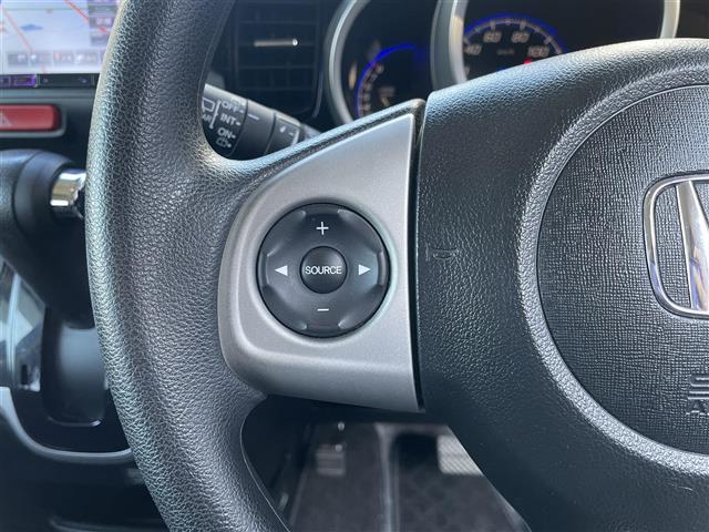 N-BOXカスタム G・Aパッケージ 禁煙車/社外メモリーナビ/バックカメラ/片側パワースライドドア/衝突被害軽減システム/プッシュスタート/スマートキー/ステアリングリモコン/横滑り防止装置/オートライト/フロアマット(9枚目)