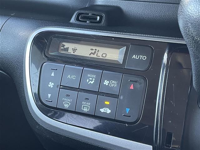 N-BOXカスタム G・Aパッケージ 禁煙車/社外メモリーナビ/バックカメラ/片側パワースライドドア/衝突被害軽減システム/プッシュスタート/スマートキー/ステアリングリモコン/横滑り防止装置/オートライト/フロアマット(12枚目)