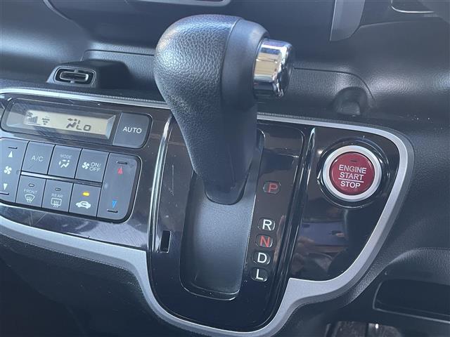 N-BOXカスタム G・Aパッケージ 禁煙車/社外メモリーナビ/バックカメラ/片側パワースライドドア/衝突被害軽減システム/プッシュスタート/スマートキー/ステアリングリモコン/横滑り防止装置/オートライト/フロアマット(13枚目)