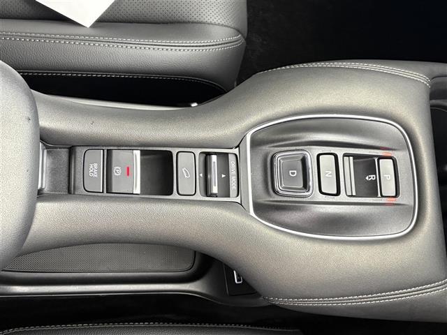 ZR-V e:HEV Z 禁煙車/純正9型ナビ/BOSEサウンド/レザーシート/全方位カメラ/追従クルーズコントロール/クリアランスソナー/パワーシート/シートヒーター/ブラインドスポットインフォメーション/LED/ETC(13枚目)