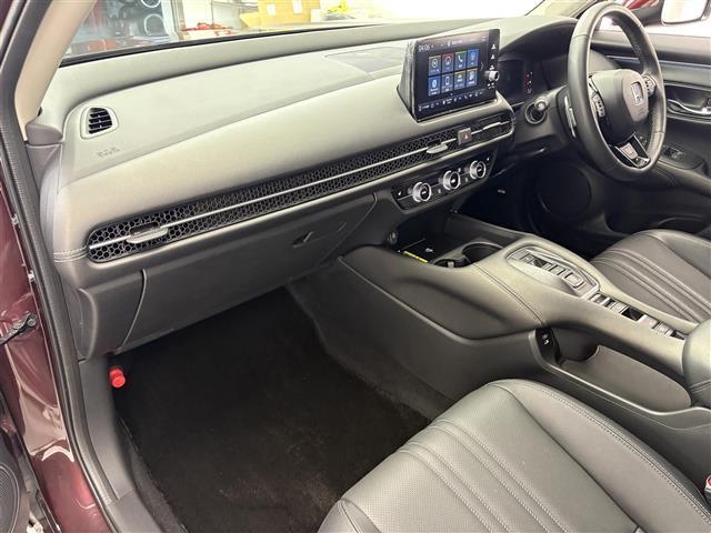 ZR-V e:HEV Z 禁煙車/純正9型ナビ/BOSEサウンド/レザーシート/全方位カメラ/追従クルーズコントロール/クリアランスソナー/パワーシート/シートヒーター/ブラインドスポットインフォメーション/LED/ETC(21枚目)