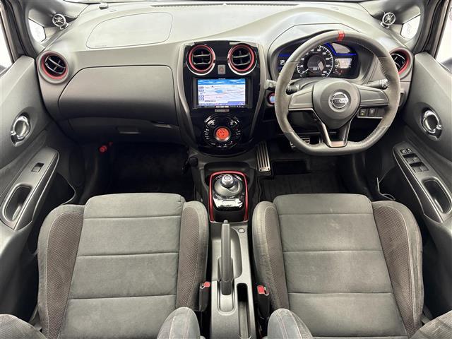 ノート ｅ－パワー　ニスモ　禁煙車／社外ナビ／ＬＥＤヘッドライト／コーナーセンサー／レーンキープアシスト／ドライブレコーダー／ＣＤ／ＤＶＤ／フルセグ／Ｂｌｕｅｔｏｏｔｈ／盗難防止／スマートキー／ＥＴＣ（2枚目）