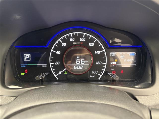 ノート ｅ－パワー　ニスモ　禁煙車／社外ナビ／ＬＥＤヘッドライト／コーナーセンサー／レーンキープアシスト／ドライブレコーダー／ＣＤ／ＤＶＤ／フルセグ／Ｂｌｕｅｔｏｏｔｈ／盗難防止／スマートキー／ＥＴＣ（5枚目）