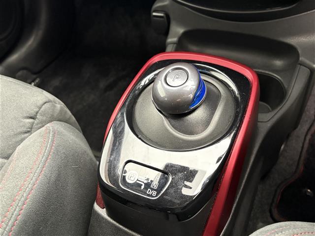 ノート ｅ－パワー　ニスモ　禁煙車／社外ナビ／ＬＥＤヘッドライト／コーナーセンサー／レーンキープアシスト／ドライブレコーダー／ＣＤ／ＤＶＤ／フルセグ／Ｂｌｕｅｔｏｏｔｈ／盗難防止／スマートキー／ＥＴＣ（10枚目）