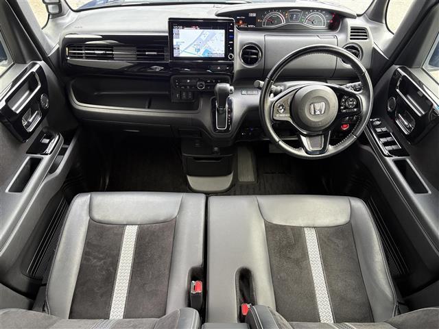 N-BOXカスタム Lターボ 禁煙車/純正8インチナビ/Bluetooth/DVD/フルセグ/AppleCarPLay/Andoroid/側電動スライド/ハーフレザー/バックカメラ/リアソナー/フル追従クルーズコントロール(4枚目)