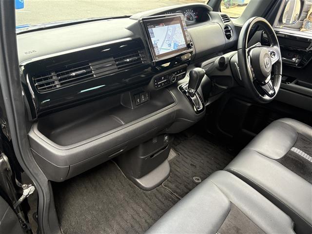 N-BOXカスタム Lターボ 禁煙車/純正8インチナビ/Bluetooth/DVD/フルセグ/AppleCarPLay/Andoroid/側電動スライド/ハーフレザー/バックカメラ/リアソナー/フル追従クルーズコントロール(21枚目)