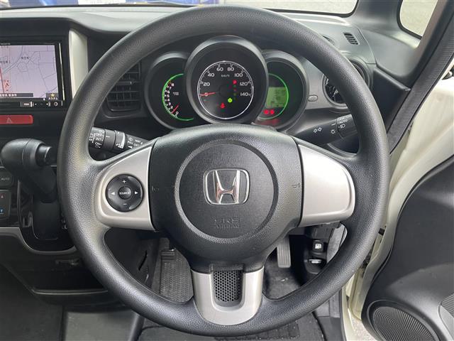 Ｎ－ＢＯＸ Ｇ・Ｌパッケージ　禁煙車／純正８型ナビ／バックカメラ／片側パワースライドドア／ＨＩＤヘッドライト／オートライト／プッシュスタート／スマートキー（8枚目）