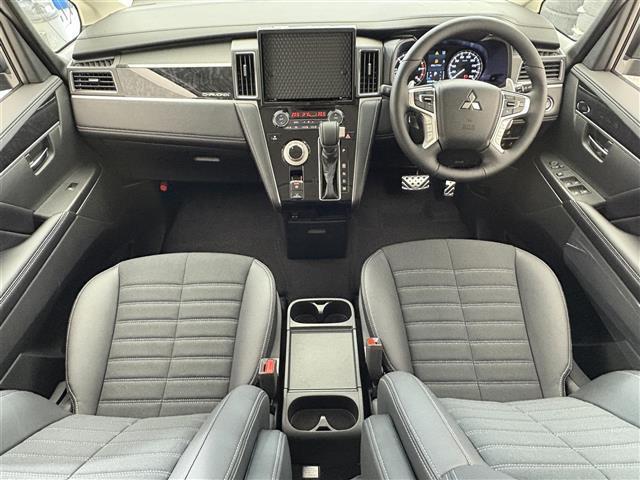 デリカD:5 シャモニー 登録済未使用車/両側パワースライドドア/全方位カメラ/ハーフレザーシート/シートヒーター/パワーシート/パワーバックドア/レーンキープアシスト/ステアリングヒーター/パドルシフト/スペアキー(4枚目)