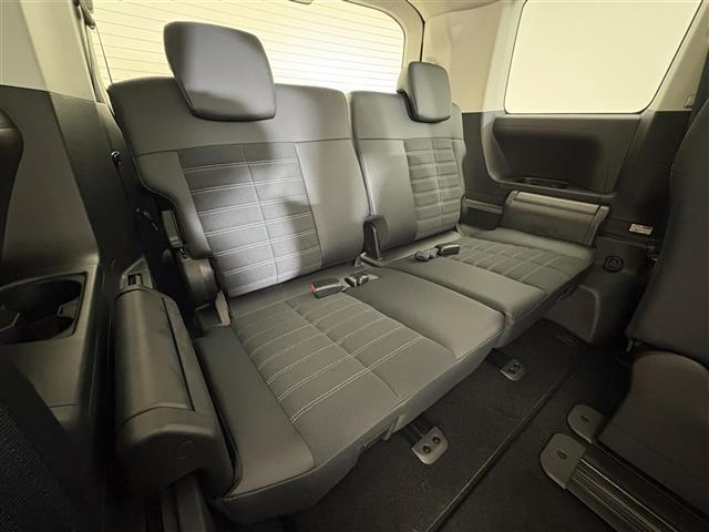 デリカD:5 シャモニー 登録済未使用車/両側パワースライドドア/全方位カメラ/ハーフレザーシート/シートヒーター/パワーシート/パワーバックドア/レーンキープアシスト/ステアリングヒーター/パドルシフト/スペアキー(21枚目)