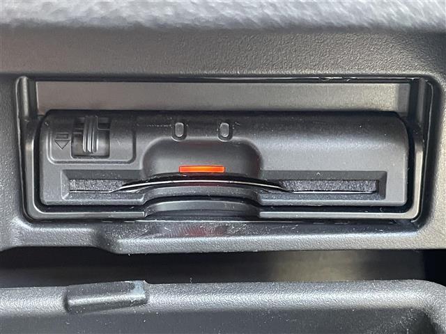 セレナ ハイウェイスター プロパイロットエディション 純正9インチナビ/Bluetooth/CD/DVD/USB/HDMI/フルセグ/前後ドラレコ/衝突軽減ブレーキ/バックカメラ/プロパイロット/電子パーキング/オートライト/両側電動スライドドア(6枚目)