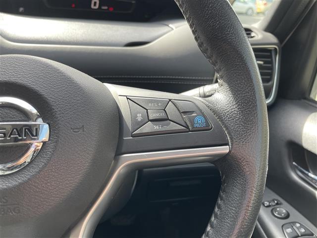 セレナ ハイウェイスター プロパイロットエディション 純正9インチナビ/Bluetooth/CD/DVD/USB/HDMI/フルセグ/前後ドラレコ/衝突軽減ブレーキ/バックカメラ/プロパイロット/電子パーキング/オートライト/両側電動スライドドア(12枚目)