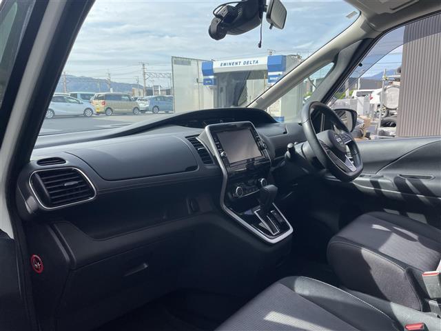 セレナ ハイウェイスター プロパイロットエディション 純正9インチナビ/Bluetooth/CD/DVD/USB/HDMI/フルセグ/前後ドラレコ/衝突軽減ブレーキ/バックカメラ/プロパイロット/電子パーキング/オートライト/両側電動スライドドア(20枚目)