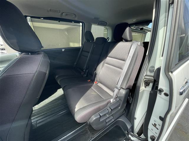 セレナ ハイウェイスター プロパイロットエディション 純正9インチナビ/Bluetooth/CD/DVD/USB/HDMI/フルセグ/前後ドラレコ/衝突軽減ブレーキ/バックカメラ/プロパイロット/電子パーキング/オートライト/両側電動スライドドア(22枚目)