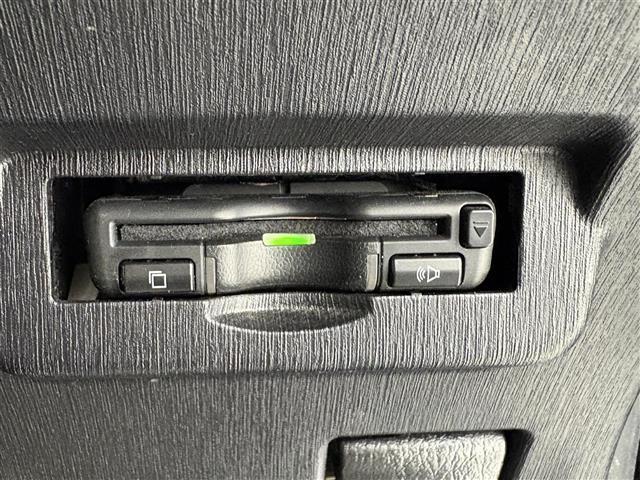 プリウスアルファ Sツーリングセレクション 社外7インチナビ DVD/CD/Bluetooth/SD/フルセグ/ビルトインETC/ステアリングスイッチ/デジタルインナーミラー/電動格納ミラー/コーナーセンサー(前後)/スマートキー(8枚目)