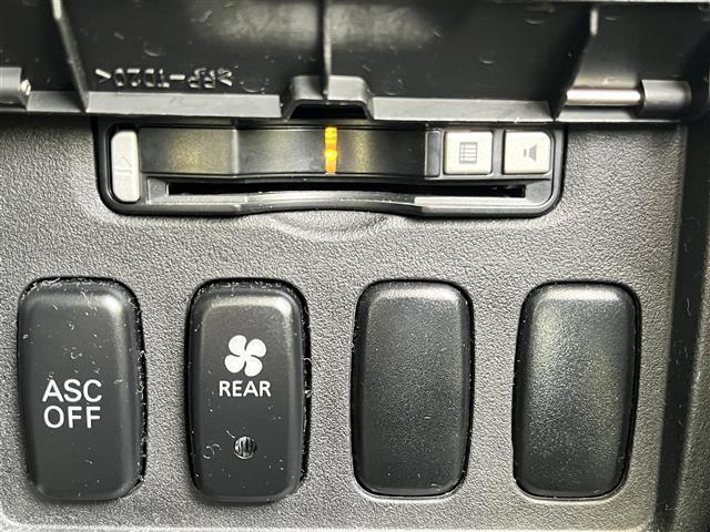 デリカD:5 シャモニー 禁煙車/純正ナビ/フルセグTV/バックカメラ/サイドカメラ/ETC/両側パワースライドドア/シートヒーター/パワーシート/クルーズコントロール/HIDヘッドライト/オートライト/パドルシフト(7枚目)