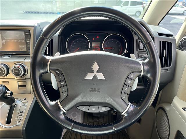 デリカD:5 シャモニー 禁煙車/純正ナビ/フルセグTV/バックカメラ/サイドカメラ/ETC/両側パワースライドドア/シートヒーター/パワーシート/クルーズコントロール/HIDヘッドライト/オートライト/パドルシフト(9枚目)