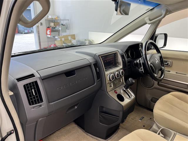 デリカD:5 シャモニー 禁煙車/純正ナビ/フルセグTV/バックカメラ/サイドカメラ/ETC/両側パワースライドドア/シートヒーター/パワーシート/クルーズコントロール/HIDヘッドライト/オートライト/パドルシフト(20枚目)