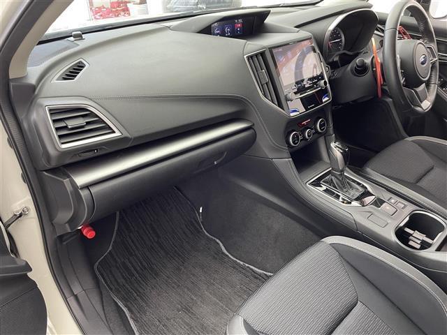 インプレッサスポーツ ２．０ｉ－Ｌアイサイト　禁煙車／純正８インチナビ／バックカメラ／衝突軽減ブレーキ／ＥＴＣ２．０／ＬＥＤヘッドライト／オートライト／追従クルーズコントロール／純正アルミホイール／レーンキープアシスト／電子パーキング（22枚目）