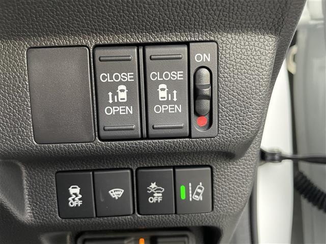 フリード Gブラックスタイル 禁煙車/純正9インチナビ/バックカメラ/ETC/前後ドラレコ/両側パワースライドドア/シートヒーター/LEDヘッドライト/ステアリングスイッチ/追従クルーズコントロール/レーンキープアシスト(8枚目)