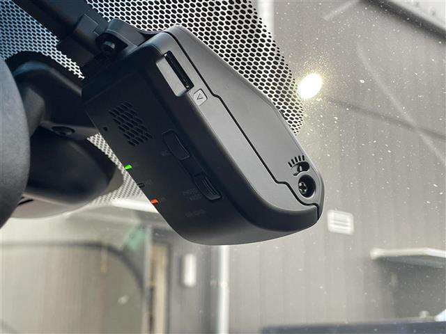 フリード Gブラックスタイル 禁煙車/純正9インチナビ/バックカメラ/ETC/前後ドラレコ/両側パワースライドドア/シートヒーター/LEDヘッドライト/ステアリングスイッチ/追従クルーズコントロール/レーンキープアシスト(9枚目)