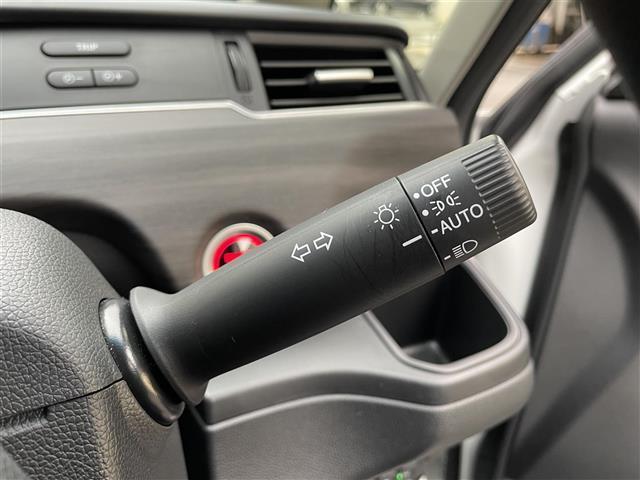 フリード Gブラックスタイル 禁煙車/純正9インチナビ/バックカメラ/ETC/前後ドラレコ/両側パワースライドドア/シートヒーター/LEDヘッドライト/ステアリングスイッチ/追従クルーズコントロール/レーンキープアシスト(15枚目)