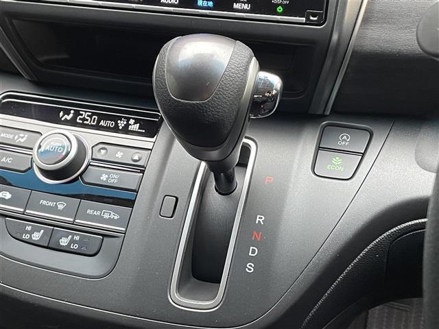 フリード Gブラックスタイル 禁煙車/純正9インチナビ/バックカメラ/ETC/前後ドラレコ/両側パワースライドドア/シートヒーター/LEDヘッドライト/ステアリングスイッチ/追従クルーズコントロール/レーンキープアシスト(17枚目)