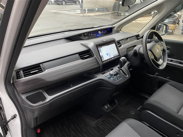 フリード Gブラックスタイル 禁煙車/純正9インチナビ/バックカメラ/ETC/前後ドラレコ/両側パワースライドドア/シートヒーター/LEDヘッドライト/ステアリングスイッチ/追従クルーズコントロール/レーンキープアシスト(21枚目)