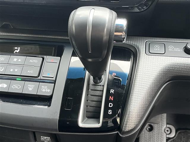 ステップワゴンスパーダ スパーダ ホンダセンシング 禁煙車/純正9インチナビ/両側電動スライド/フリップダウンモニター/前後ドラレコ/ホンダセンシング/追従クルーズコントロール/MTモード付AT/オートライト/LEDヘッドライト/バックカメラ(19枚目)