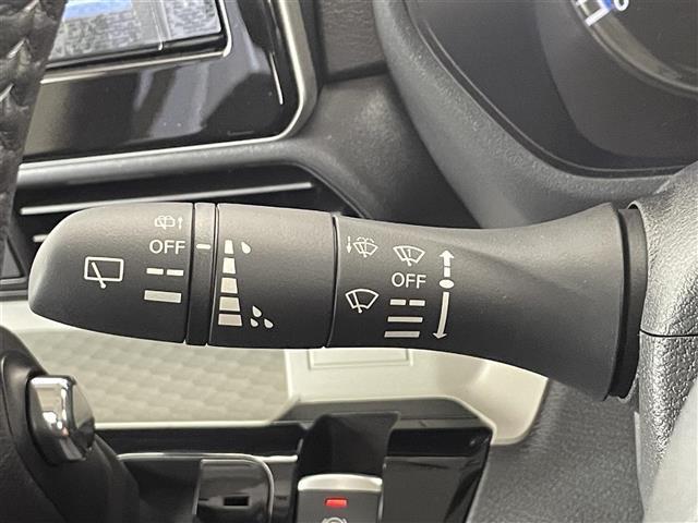 デリカミニ T プレミアム 禁煙車/未使用車/純正9インチディスプレイオーディオ/全方位カメラ/両側電動スライド/ハーフレザー/クリアランスソナー/LEDヘッドライト/オートライト/オートハイビーム/レーンキープ/シートヒーター(13枚目)