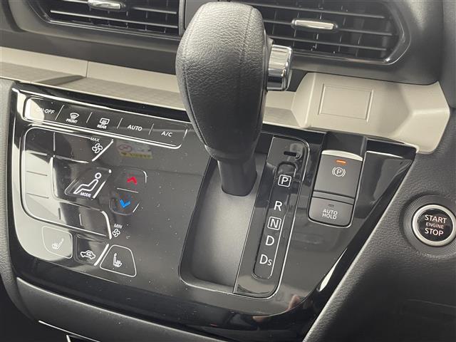 デリカミニ T プレミアム 禁煙車/未使用車/純正9インチディスプレイオーディオ/全方位カメラ/両側電動スライド/ハーフレザー/クリアランスソナー/LEDヘッドライト/オートライト/オートハイビーム/レーンキープ/シートヒーター(16枚目)