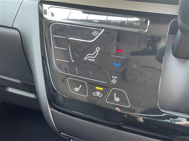 デリカミニ T プレミアム 禁煙車/未使用車/全方位カメラ/9型ディスプレイオーディオ/両側電動スライド/ハーフレザー/4WD/レーンキープ/クリアランスソナー/LEDヘッドライト/オートライト/オートハイビーム/シートヒーター(15枚目)