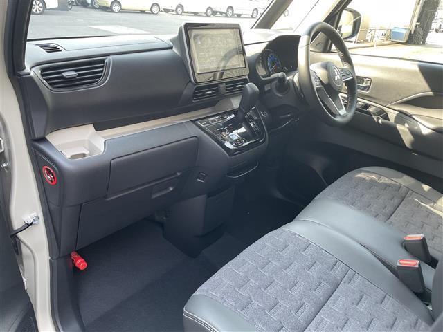 デリカミニ T プレミアム 禁煙車/未使用車/全方位カメラ/9型ディスプレイオーディオ/両側電動スライド/ハーフレザー/4WD/レーンキープ/クリアランスソナー/LEDヘッドライト/オートライト/オートハイビーム/シートヒーター(20枚目)