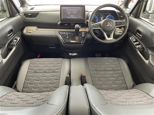 デリカミニ Ｔ　プレミアム　禁煙車／未使用車／純正９インチディスプレイオーディオ／全方位カメラ／両側電動スライド／ハーフレザー／４ＷＤ／クリアランスソナー／ＬＥＤヘッドライト／オートライト／オートハイビーム／レーンキープ（4枚目）