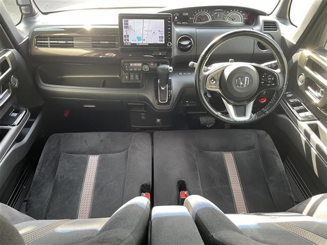 N-BOXカスタム G・Lホンダセンシング 禁煙車/純正9インチナビ/バックカメラ/片側電動スライド/LEDヘッドライト/リアソナー/ビルトインETC/純正マット/ドアバイザー/リアサンシェード/プッシュスタート/スマートキー(4枚目)