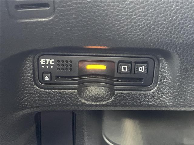 N-BOXカスタム G・Lホンダセンシング 禁煙車/純正9インチナビ/バックカメラ/片側電動スライド/LEDヘッドライト/リアソナー/ビルトインETC/純正マット/ドアバイザー/リアサンシェード/プッシュスタート/スマートキー(8枚目)