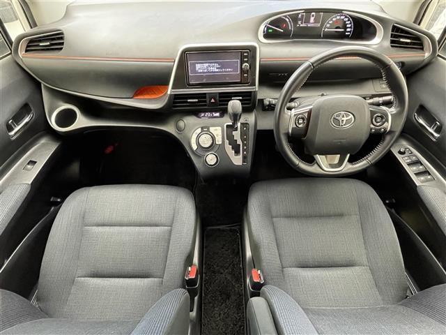 シエンタ ハイブリッドＧ　禁煙車／純正７インチナビ／両側電動スライドドア／バックカメラ／ＬＥＤヘッドライト／オートライト／オートハイビーム／衝突軽減／レーンキープ／シートヒーター／３６０°ドラレコ／ビルトインＥＴＣ（4枚目）