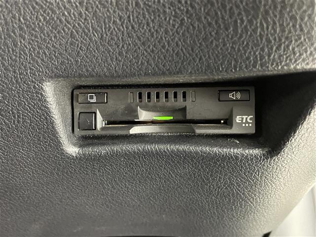 シエンタ ハイブリッドＧ　禁煙車／純正７インチナビ／両側電動スライドドア／バックカメラ／ＬＥＤヘッドライト／オートライト／オートハイビーム／衝突軽減／レーンキープ／シートヒーター／３６０°ドラレコ／ビルトインＥＴＣ（8枚目）