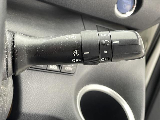 シエンタ ハイブリッドＧ　禁煙車／純正７インチナビ／両側電動スライドドア／バックカメラ／ＬＥＤヘッドライト／オートライト／オートハイビーム／衝突軽減／レーンキープ／シートヒーター／３６０°ドラレコ／ビルトインＥＴＣ（15枚目）