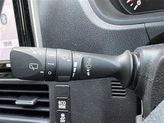 ヴォクシー ＺＳ　煌ＩＩＩ　禁煙車／純正９型ナビ／バックカメラ／両側パワースライドドア／ハーフレザーシート／クルーズコントロール／ＬＥＤヘッドライト／オートマチックハイビーム／クリアランスソナー／ビルトインＥＴＣ２．０（12枚目）