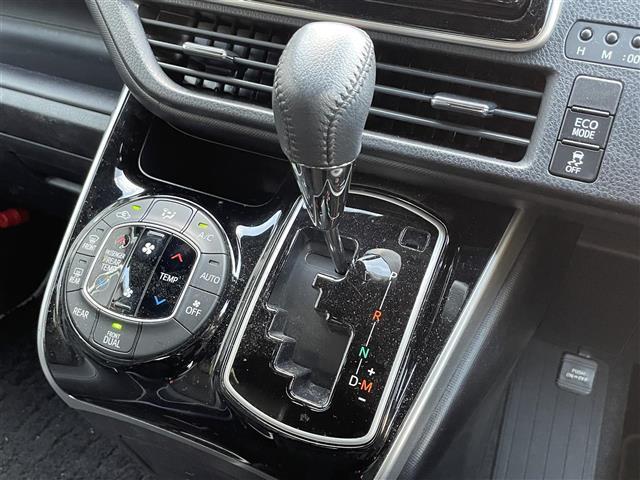 ヴォクシー ＺＳ　煌ＩＩＩ　禁煙車／純正９型ナビ／バックカメラ／両側パワースライドドア／ハーフレザーシート／クルーズコントロール／ＬＥＤヘッドライト／オートマチックハイビーム／クリアランスソナー／ビルトインＥＴＣ２．０（15枚目）