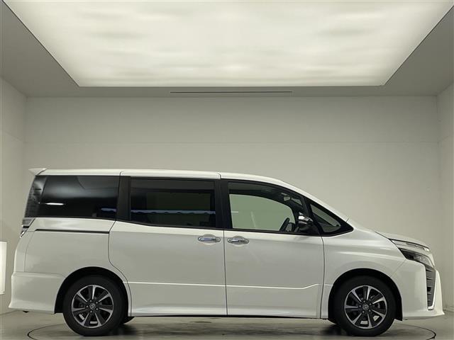 ヴォクシー ＺＳ　煌ＩＩＩ　禁煙車／純正９型ナビ／バックカメラ／両側パワースライドドア／ハーフレザーシート／クルーズコントロール／ＬＥＤヘッドライト／オートマチックハイビーム／クリアランスソナー／ビルトインＥＴＣ２．０（33枚目）