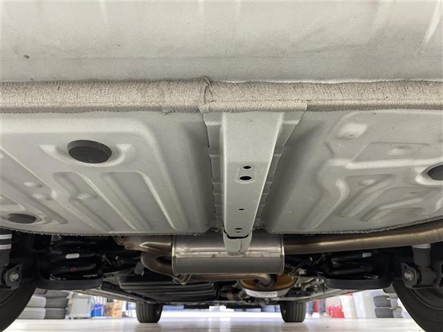 ヴォクシー ＺＳ　煌ＩＩＩ　禁煙車／純正９型ナビ／バックカメラ／両側パワースライドドア／ハーフレザーシート／クルーズコントロール／ＬＥＤヘッドライト／オートマチックハイビーム／クリアランスソナー／ビルトインＥＴＣ２．０（36枚目）