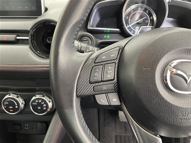 デミオ XDツーリング 禁煙車/純正ナビ/クルーズコントロール/LEDヘッドライト/オートライト/ETC/パドルシフト/ヘッドアップディスプレイ/純正マット/ドアバイザー/プッシュスタート/スマートキー/ステアリングスイッチ(12枚目)