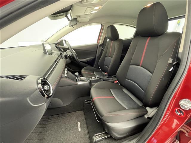 デミオ XDツーリング 禁煙車/純正ナビ/クルーズコントロール/LEDヘッドライト/オートライト/ETC/パドルシフト/ヘッドアップディスプレイ/純正マット/ドアバイザー/プッシュスタート/スマートキー/ステアリングスイッチ(21枚目)