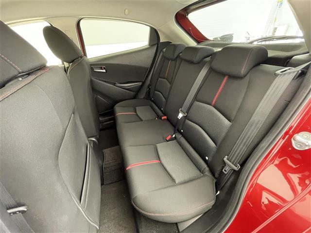 デミオ XDツーリング 禁煙車/純正ナビ/クルーズコントロール/LEDヘッドライト/オートライト/ETC/パドルシフト/ヘッドアップディスプレイ/純正マット/ドアバイザー/プッシュスタート/スマートキー/ステアリングスイッチ(22枚目)